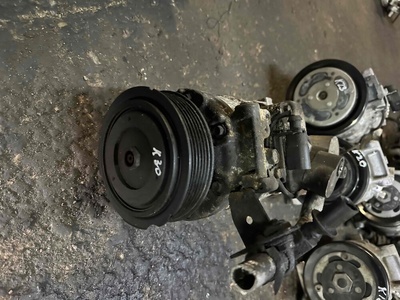 7l6820803j Компрессор кондиционера Audi Q7 4L рестайлинг (2009—2015) 2012