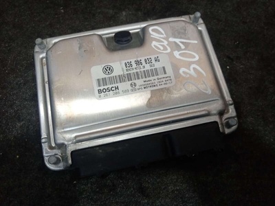 036906032AG Блок управления двигателем Volkswagen Golf 5 2004