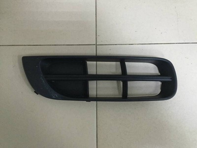 5J0807368 Решетка в бампер правая Skoda Skoda Fabia (5J) 2007-2014