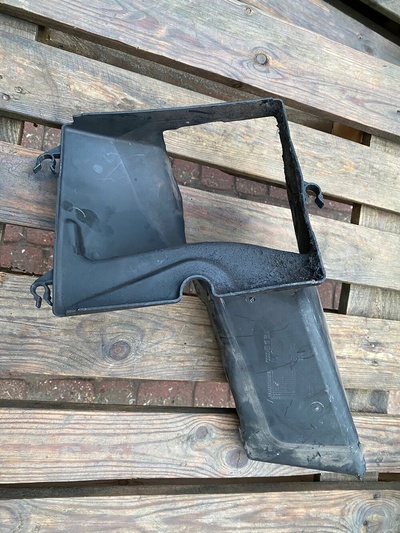 8E0117336N WLOT KIEROWNICA POWIETRZA PRAWA AUDI A4 B7