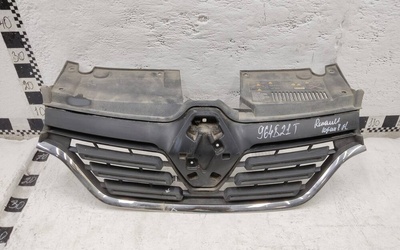 623105887R Решетка радиатора Renault Logan 2 Restail