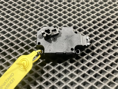 CZ1139400051 Моторчик заслонки печки Audi A4 B9 2019 CZ113940-0051,ZBAT0085D01