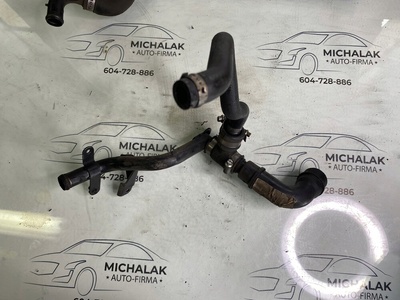 06A103213F audi a4 b6 провода эластичная , вентиляции капота грм