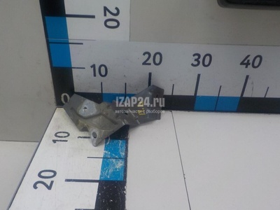 7782102801 Кронштейн крепления крыла Renault Scenic II (2003 - 2009)