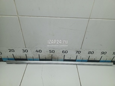 7L6839476GPRP Накладка стекла заднего правого VAG Touareg (2002 - 2010)