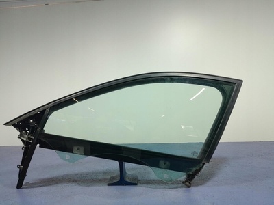 8P4837629 audi a3 8p 5d рамка направляющяя стекло двери передняя левая