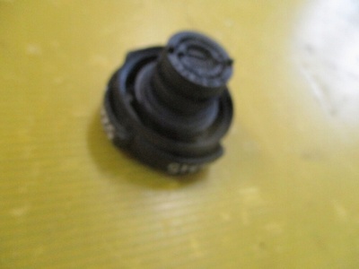 0013587 5221 / 21 крышка расширительного бачка bmw e39 17111742231