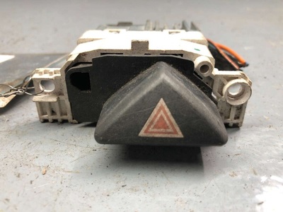 98AG13A350AD Кнопка аварийной сигнализации Ford Focus 1 2000 98AG-13A350-AD,1112004
