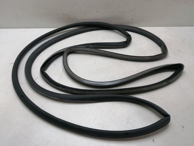 7P0837911A Уплотнитель двери Volkswagen Touareg 2 NF