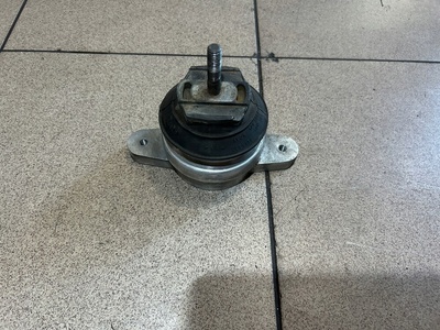 4D0399151C подушка кпп левая правый audi a8 s8 d2 3.7 4.2 v8