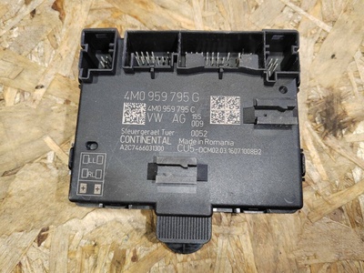 4M0959795G модуль управления двери Audi A4 B9 2016