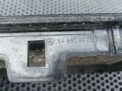 A1648804405 Решётка в капот правая мерседес ML GL 164 (94N11) MERCEDES BENZ M-Class|GL-Class|R-Class W164|X164|W251 2009