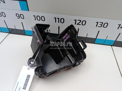 243809584R Корпус блока предохранителей Renault Sandero 2014