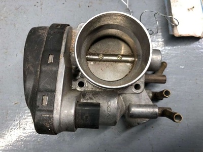 408238323001 Заслонка дроссельная Audi A3 8L 1999 ,06A133062A