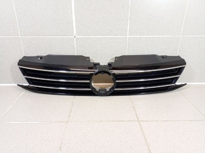5C6853651AJZLL Решетка радиатора Volkswagen Jetta 6