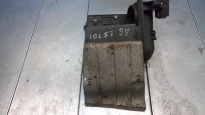 4A0129607J Корпус воздушного фильтра Audi A6 C4 1994