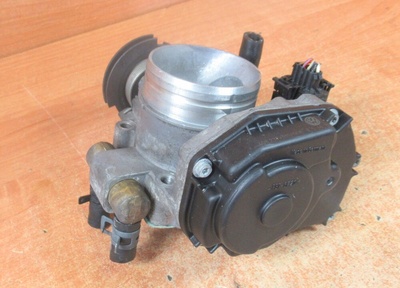 037133064D дросельная заслонка volkswagen гольф iii passat b4 vento seat ibiza ii 1 , 6 8v