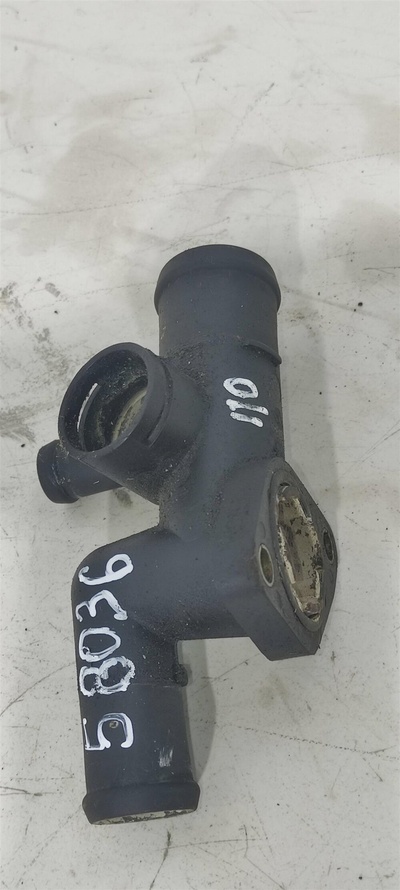 06A121133AH Фланец (тройник) системы охлаждения Audi A3 2005 ,, AUM, AEH, AKL, AGU, AQY, AVU, AZH, APK, ARX, AUQ, AEG, AZJ, BFQ