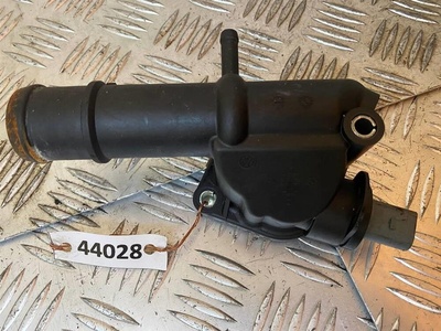 03L121132A Фланец (тройник) системы охлаждения Audi A4 B8 2007-2011 2008