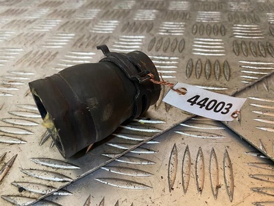 03L121101 Патрубок (трубопровод, шланг) Audi A4 B8 2007-2011