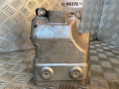 03E253235D Защита (экран) выпускного коллектора Volkswagen Polo 2001-2009 2003