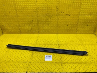A2927250400 Уплотнитель опускного стекла Mercedes-Benz GLE-Class W166 2017