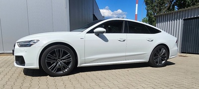 Audi a7 2000cm3 / 265km / бензин пакет черный малый пробег