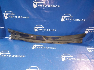 668620W700 решетка под лобовое стекло NISSAN TERRANO TR50