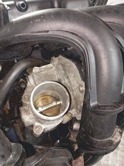 2S6UEB Заслонка дроссельная 1.6i 16V. HWDA , передний привод. Ford C-Max 2005 2S6U-EB