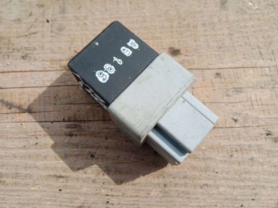 MB953394 Реле стеклоочистителей (дворников) Mitsubishi Carisma 1997