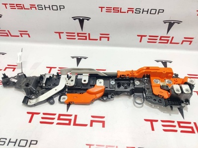 109588800S Прочая запчасть Tesla Model 3 2019 1095888-00-S,1109683-00-K