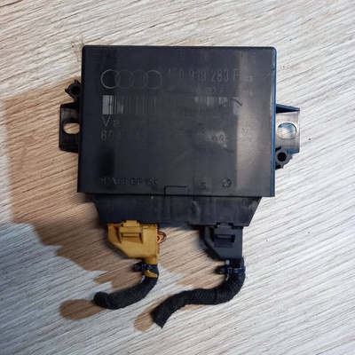 4F0919283F Блок управления парктрониками Audi Q7 4L 2007