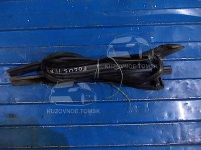 1743914 Уплотнитель Стекла Двери (Внутренний) Ford Focus CB4 2010 , 4M51-A25824-AS