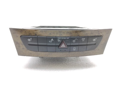 A21182185587167 CD-Чейнджер Mercedes E-Class W211 2007 , A2118218558, A2118706189, A2118705390