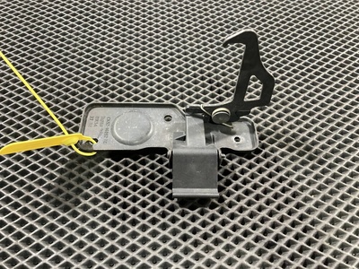CK5216892AC Крюк капота Land Rover Discovery 5 2019 ,LR039011,LR137754