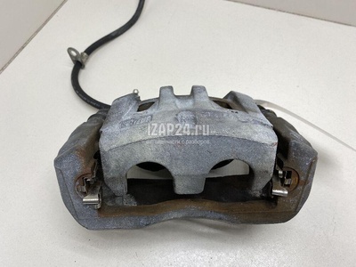 4773048150 Суппорт тормозной передний правый Toyota Highlander II (2007 - 2013)