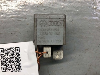 8D0951253 Реле вентилятора Audi 100 C2 1998