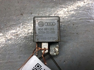 8D0951253 Реле вентилятора Audi 100 C2 1998
