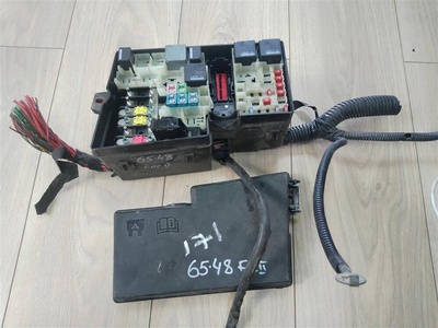 3M5T14A067BC Блок предохранителей Ford Focus II 2005-2008 2005