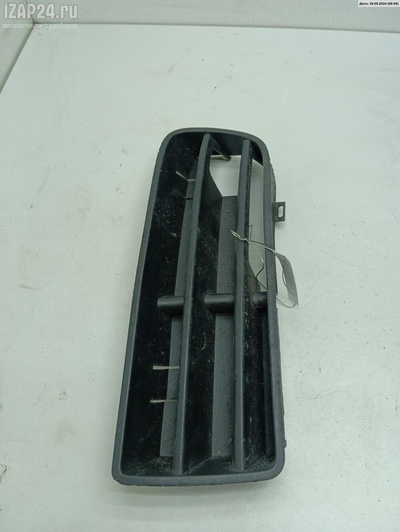 1j0853665b Решетка (заглушка) в бампер Перед. Volkswagen Bora 2000