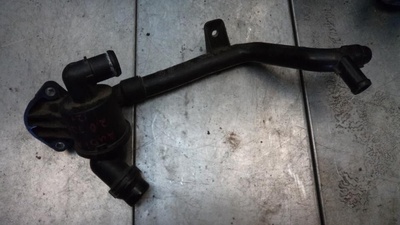 03L121111AD Корпус термостата Audi A4 B8/8K [рестайлинг] 2012 , 03L121065K