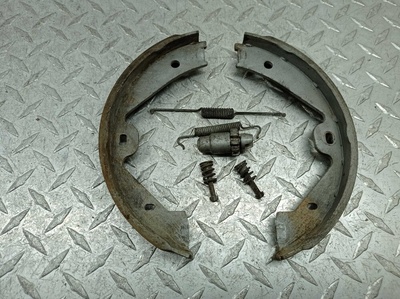 7P0698545 Колодки стояночного тормоза Volkswagen Touareg II (7P) 2010 - 2014 2014 ,