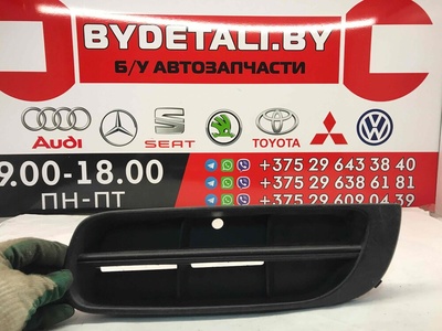 5J0807367 Заглушка (решетка) в бампер Skoda Fabia II (2007—2010) 2008