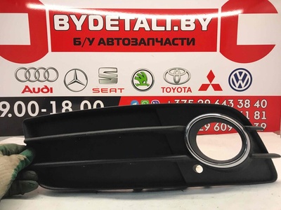 8K0807681C Заглушка (решетка) в бампер Audi A4 B8 (2007—2012) 2009