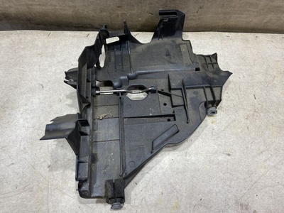 7L6941613C Кронштейн vw Touareg 1 С ДЕФЕКТОМ