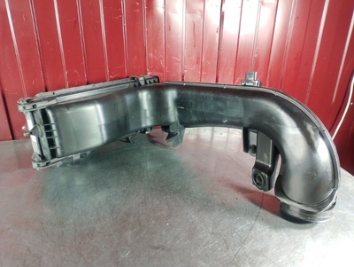 13718573869 Корпус воздушного фильтра BMW X5 F15 2015 , 13718573761, 8573869, , 7804150, 8573761