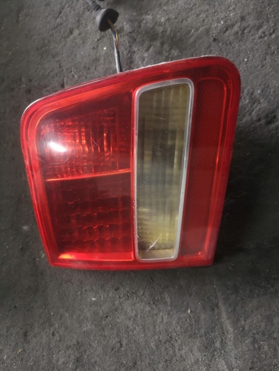 4E0945093CD3 плафон фара левая задняя в крышку audi a8 d3 4e0945093c