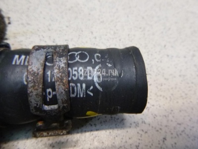 06E121058D Патрубок VAG A6 [C6,4F] (2004 - 2011)