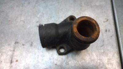 028121145C Фланец (тройник) системы охлаждения Audi 80 B4/8C 1994