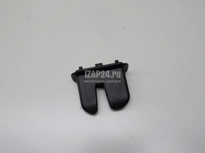 8E5827520 Кожух замка багажника VAG A4 [B6] (2000 - 2004)